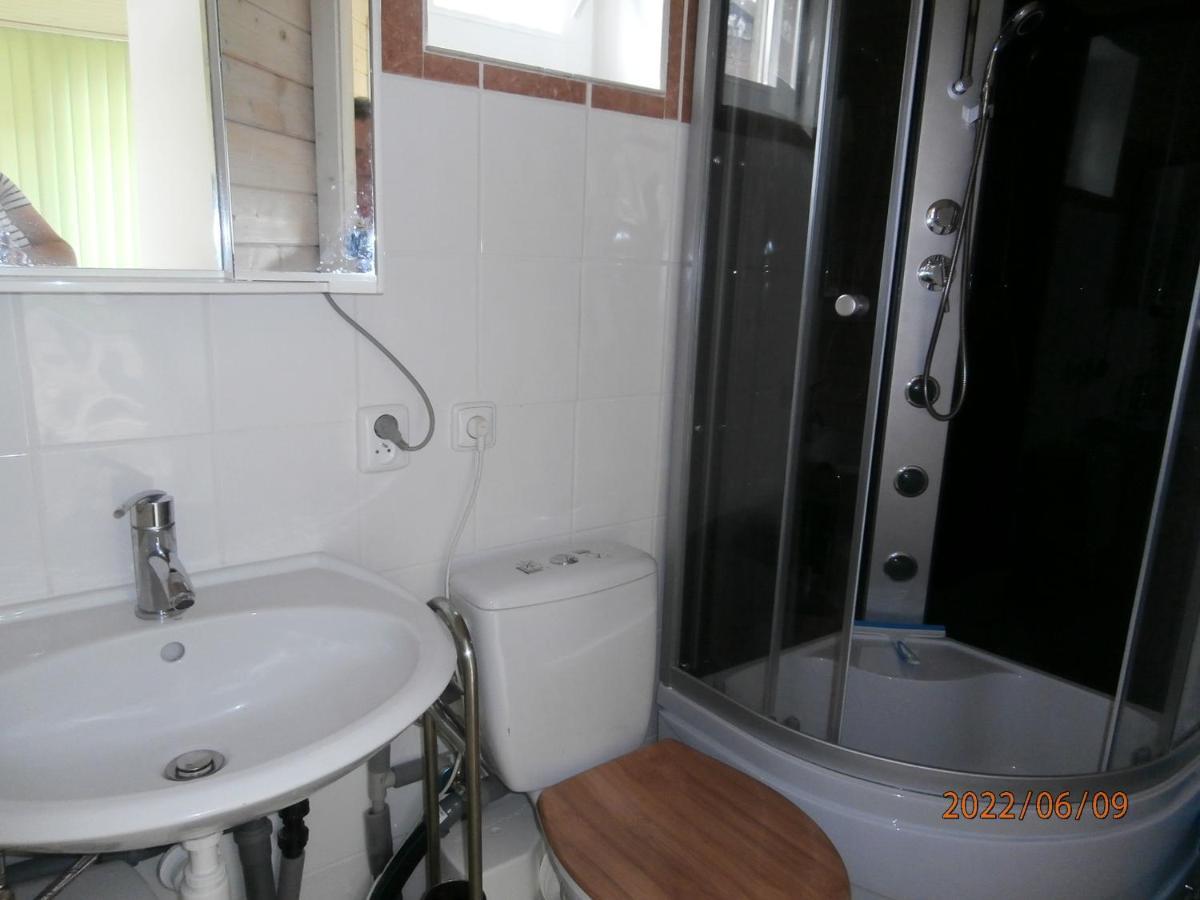 Appartement Rekreacni Chatka / Tiny House à Františkovy Lázně Extérieur photo